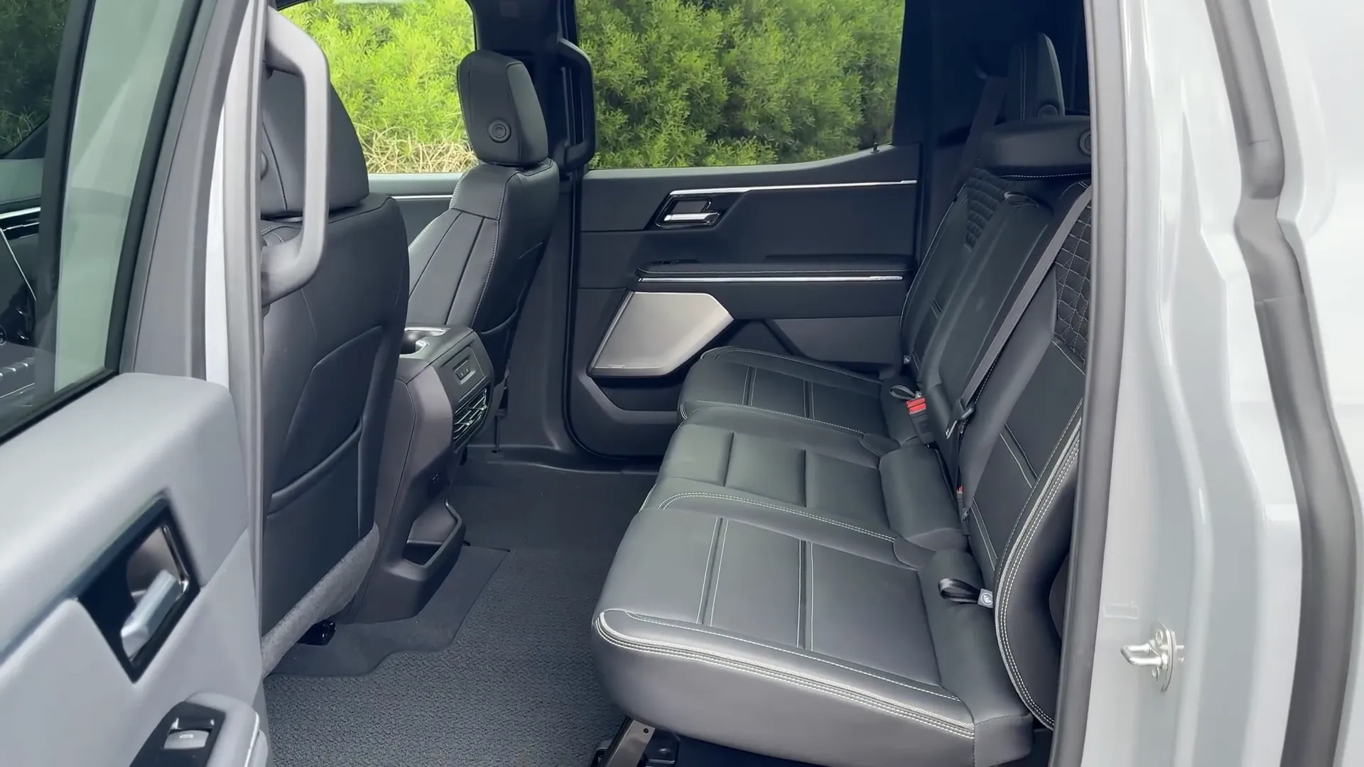 Spacious rear seats with heated controls