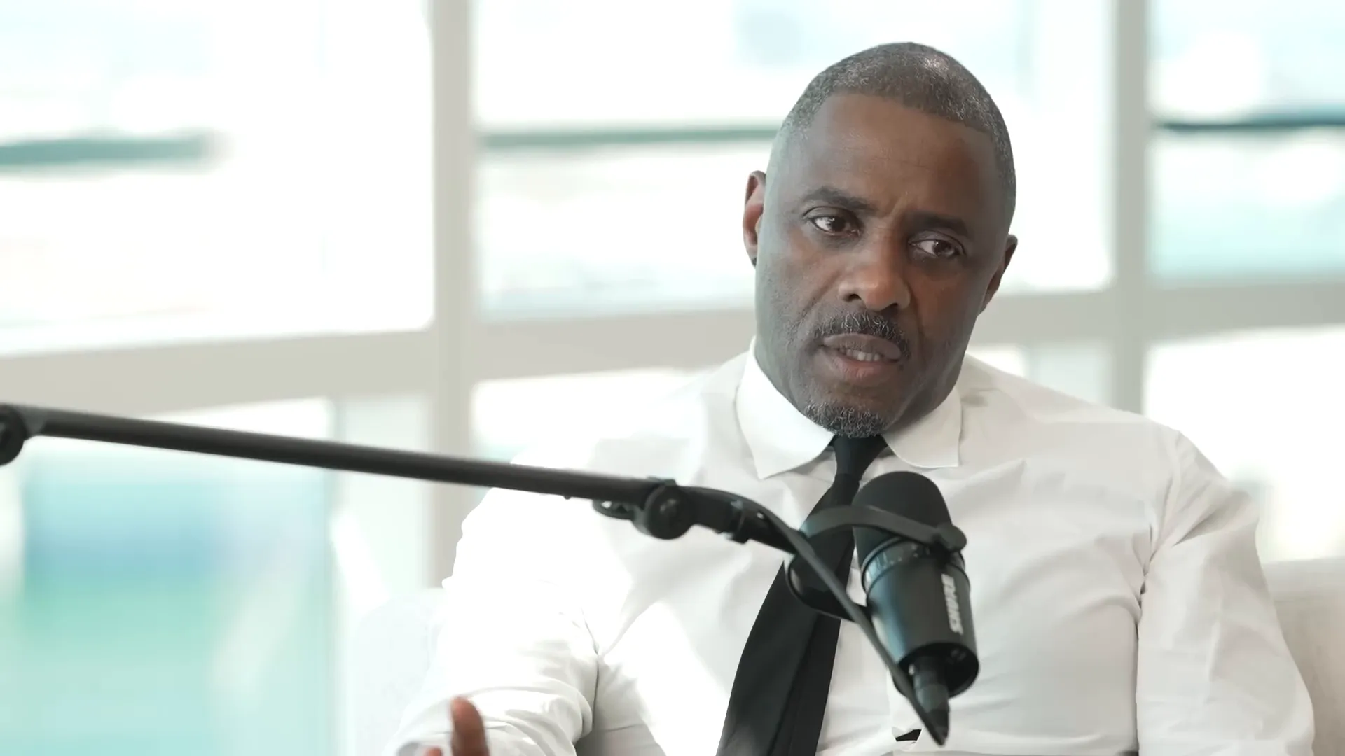 Idris describing filming the Soweto scene as Mandela